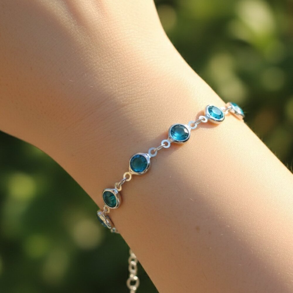 "Trendy Handmade Bracelet – A Stylish Gift for Women & Girls, MAR091743